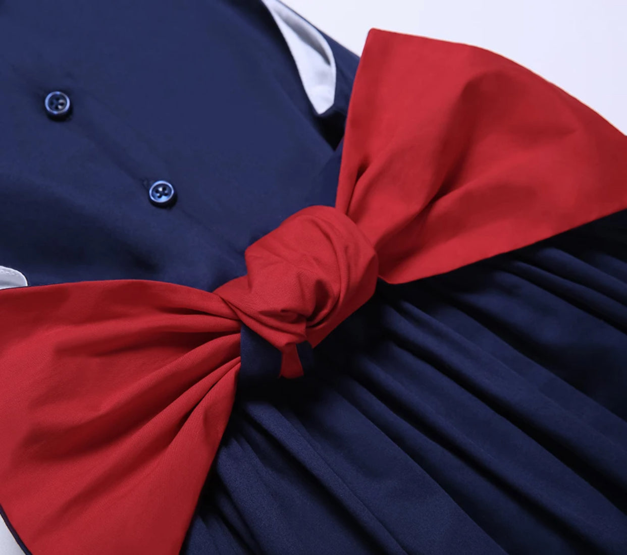 Blau Kleid mit Kirschen